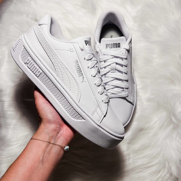 puma women's smash platform sneaker